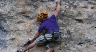 Escalada en roca natural 